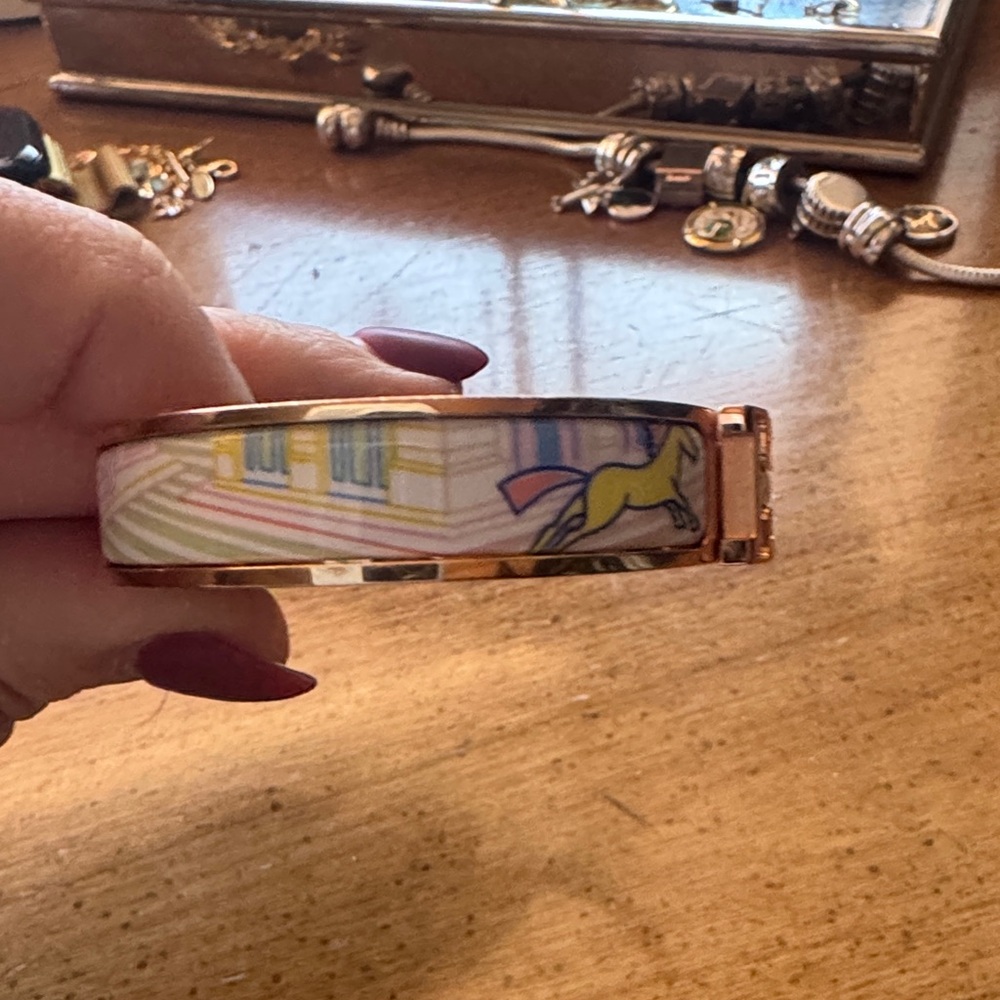 Hermes enamel PM H-clic bracelet in pastel pink, yellow and blue, rose gold - Picture 6 of 15